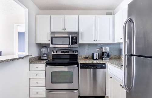 Rush and Division Apartment | Lux River North 1BR w/Gym, W/D, near Magnificent Mile, by Blueground