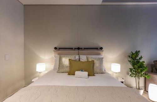 Sandown Apartment | Lux Studio & Big Screen Bliss