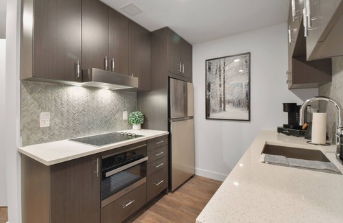 Deer Valley Apartment | Lux studio, hot tub, king bed, views, gym, DeerVly
