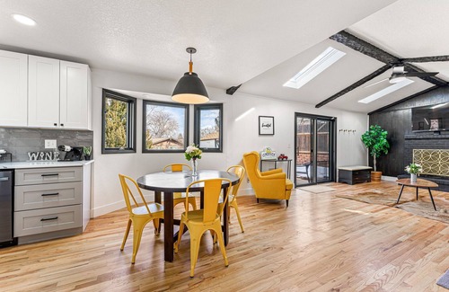 Littleton House | Lux & Stylish Family friendly, H Tub, Wi-Fi, EV CHARGE POINT