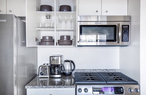 Union Square Apartment | Lux Union Square 1BR w/Gym, Doorman, across from Park, by Blueground
