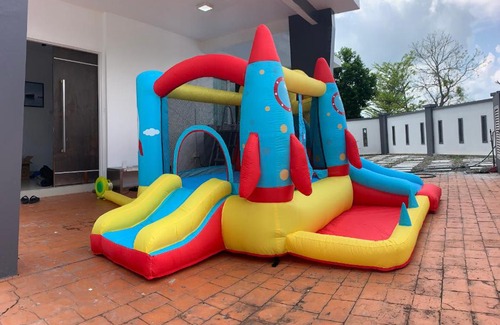 Bandar Penawar House | Lux Villa 6rm 12 to 22 pax Wifi Netflix BBQ SteamBoat Games Beach Water Park