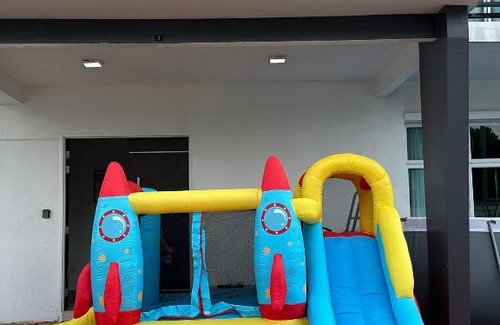 Bandar Penawar House | Lux Villa 6rm 12 to 22 pax Wifi Netflix BBQ SteamBoat Games Beach Water Park