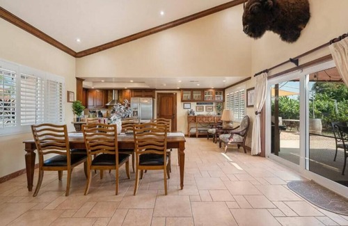 San Bernardino County House | Lux Vineyard Retreat in 20,000 sqft lot near ONT