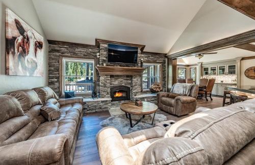 Shaver Lake House | Lux Western Cabin Pool Table Ping Pong Vibes