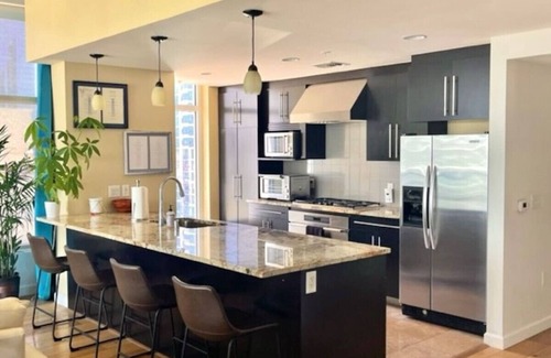 Downtown San Diego Condo | Luxe 1BR + Den: Little Italy Gem