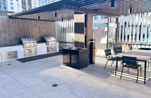 Downtown San Diego Condo | Luxe 1BR + Den: Little Italy Gem