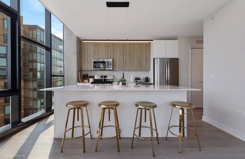 River West Apartment | Luxe 1BR: Unmatched Views & Location