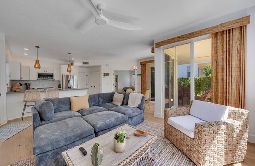 Princeville Condo | Luxe, 1st-floor condo with sunset mountain views, lanai, pool, hot tub & gym