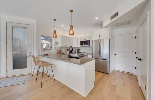 Princeville Condo | Luxe, 1st-floor condo with sunset mountain views, lanai, pool, hot tub & gym