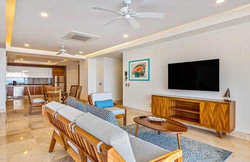 Mismaloya Condo | Luxe 2nd-floor condo with endless ocean views, pool, spa & balcony
