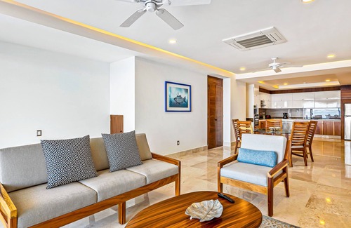Mismaloya Condo | Luxe 2nd-floor condo with endless ocean views, pool, spa & balcony