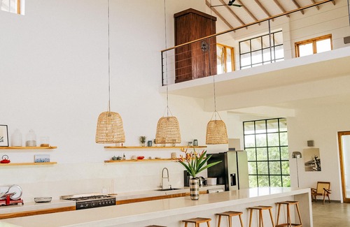 Padinnoruwa Villa | Luxe 5BD 6BA 25m Infinity Pool Basketball 360Views