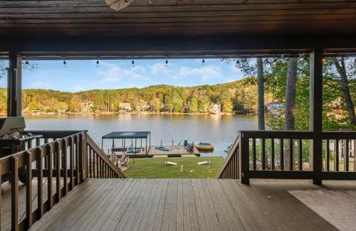 Waleska House | Luxe Arrowhead Lakefront 4 Br Hot Tub Pool Table