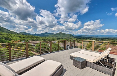 Asheville House | Luxe Asheville Home with Stunning Mountain Views!