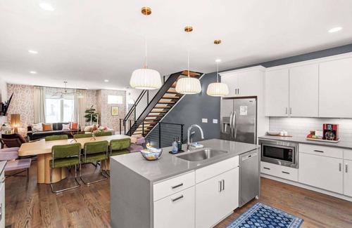 Eighth Avenue House | LUXE at 8th and Argyle Elite Nashville Vacation Spot!