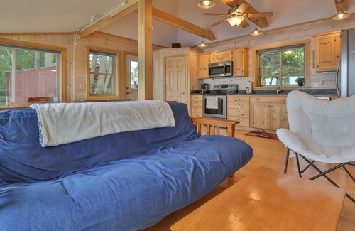 Bowdoinham Cabin | Luxe Bayfront Cabin w/Stunning Views & Shared Dock- Ideal for Hunting & Fishing