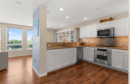 Playa Del Rey Condo | Luxe Beachfront Beau at Silicon Beach