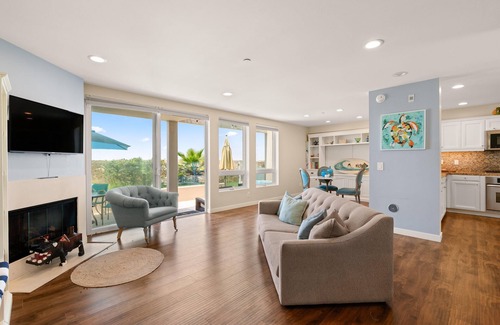 Playa Del Rey Condo | Luxe Beachfront Beau at Silicon Beach