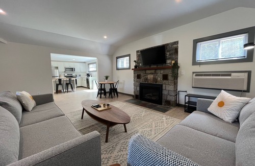 Great Barrington Apartment | Luxe Berkshires Ski Retreat w/Fireplace, King Bed, Chef's Kitchen, Washer/Dryer