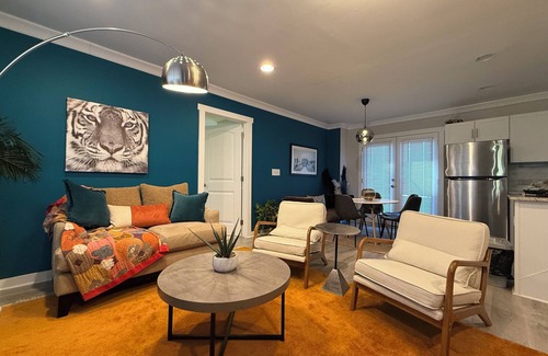 Decatur House | Luxe Bohemia- Spacious 4-bedroom house in fabulous Decatur with AC, WiFi