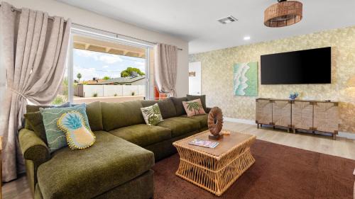 Village Grove House | Luxe Cabana-inspired Stay W Pool