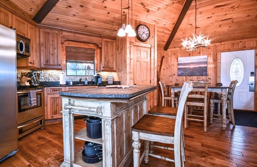 Banner Elk Cabin | Luxe Cabin | Ski-In/Out | AC | Panoramic Views | EV | Sleeps 10 | Beech Mtn