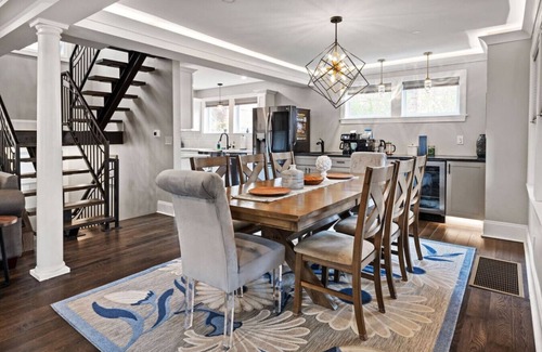 Pittsburgh House | Luxe Campus Retreat – Sauna, Theater, Park & Walk