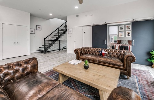 Oak Cliff Condo | Luxe Condo directly above Bishop Arts