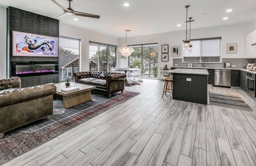 Oak Cliff Condo | Luxe Condo directly above Bishop Arts