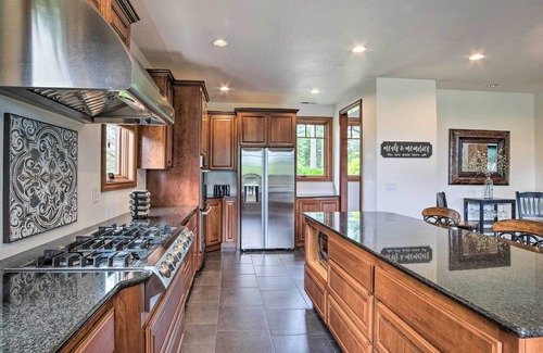 Coos Bay House | Luxe Coos Bay Escape w/ Patio + River Views!