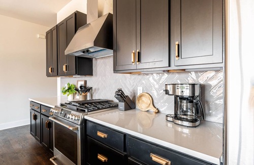 The Gulch House | LUXE-Cowboy Country-Rooftop Patio-Downtown Living