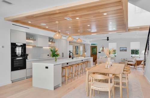 Downtown House | Luxe Designer Oasis + Guest House steps off Duval