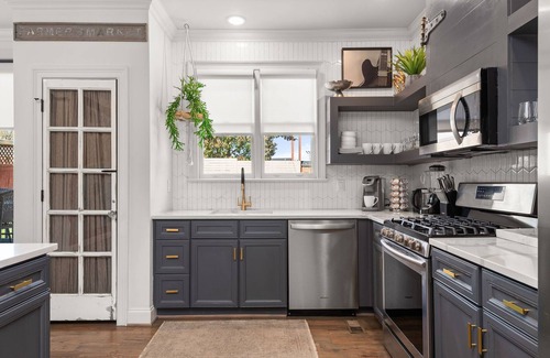 Hope Gardens House | Luxe Downtown Home - Walkable - 4 mins to Broadway