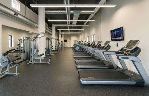 Downtown Cleveland Apartment | Luxe Downtown Suite Stadiums, Casino, R&R Hall!