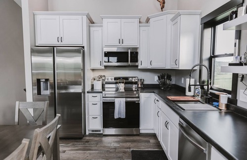 New Auburn House | Luxe Farmette Home Nestled on 40 Alluring Acres