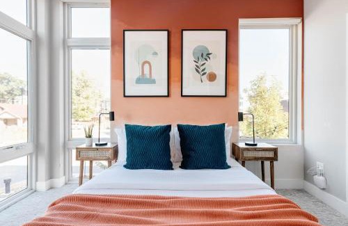 West Colfax House | Luxe Getaway - Yard & Roof Deck - 4 Story Townhome