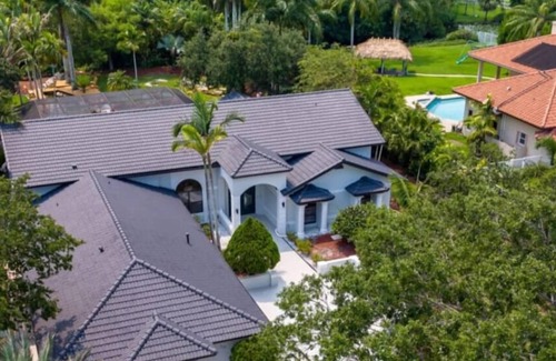 Plantation Villa | Luxe Gorgeous 7BR Home With Game Room/Pool