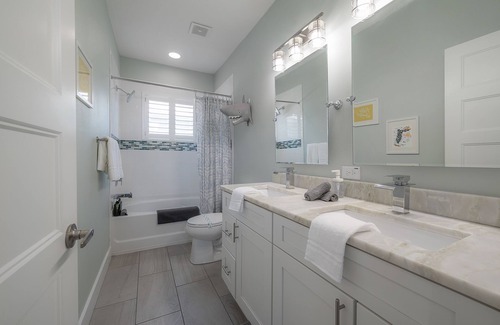 Port Tampa City House | LUXE Key West home w/RESORT style HEATED POOL