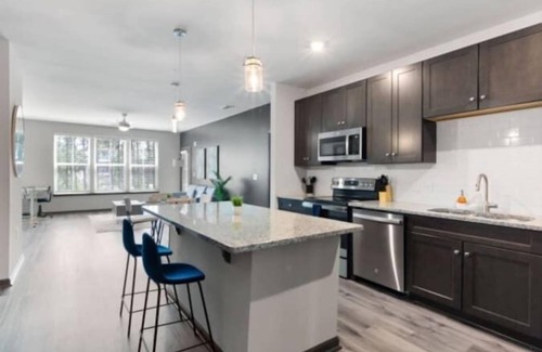 North Raleigh Apartment | Luxe King 2 Bedroom Suite in North Raleigh!