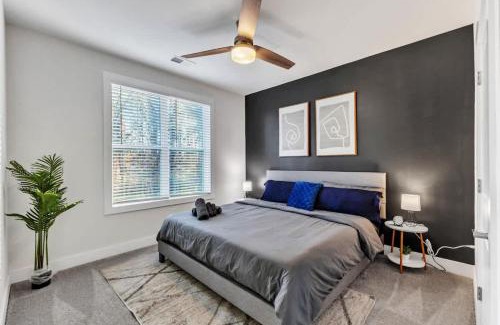 Hayes Apartment | Luxe King 3BR Suite to Downtown Durham