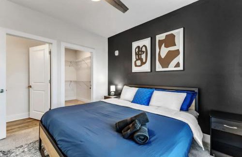 Hayes Apartment | Luxe King 3BR Suite to Downtown Durham