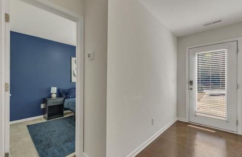 Southwest Raleigh House | Luxe King 3BR Townhouse Mins Downtown