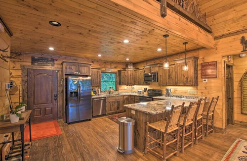 Topton Cabin | Luxe Lakefront Lodge w Dock, Hot Tub & Game Room