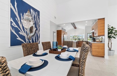 Palm River Estates House | LUXE Lakeside Living w/Pool & Spa, 3 Kings, Grill