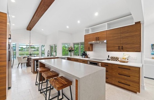 Palm River Estates House | LUXE Lakeside Living w/Pool & Spa, 3 Kings, Grill