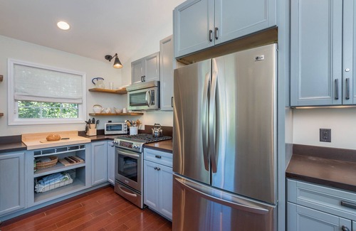 Black Mountain Apartment | Luxe Loft | Pet-friendly & 5 Minutes from Town!