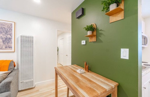 West University House | Luxe Loft - UNR Pet Friendly