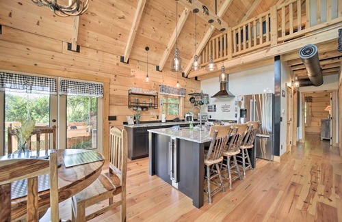 Maggie Valley House | Luxe Log Cabin with Modern Finishes and Mtn Views