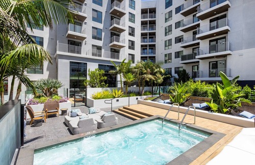 Downtown Long Beach Apartment | Luxe Long Beach 1BR w/Pool, Lounge & Gym, nr Shops, by Blueground